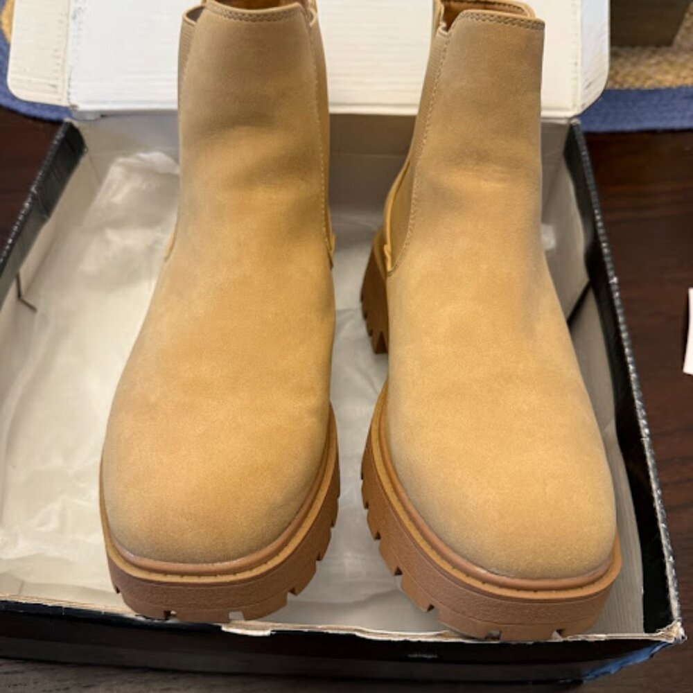 Women's Ankle Boot Low Heel Lug Sole Slip on - Chelsea Light Brown -size 8 - Picture 6 of 9